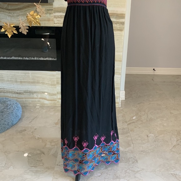 Women’s black Furenty One Strapless Dress - Picture 3 of 9